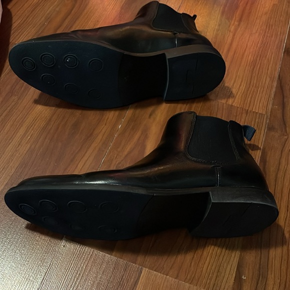 Men’s Black Chelsea Boots - Picture 4 of 6